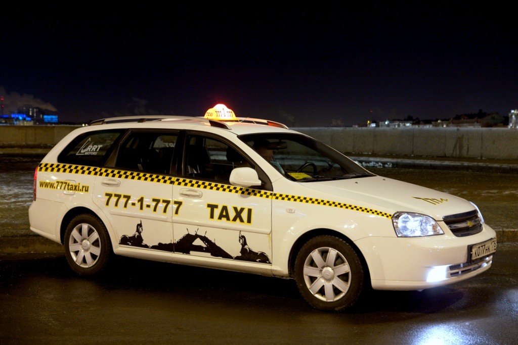 Такси 80 рублей. 777 Такси Петербург. Машина "такси". Машина универсал такси. Автомобиль «такси».